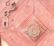 Historischer Türknauf Türgriff mit Schild antik