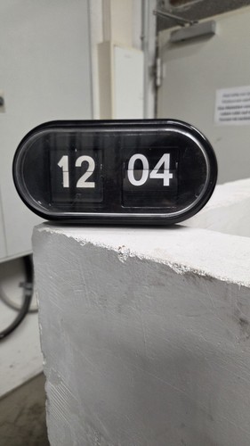 Klappziffernuhr auto flip - klappziffernuhr, auto-flip