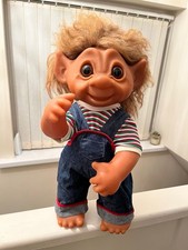 Vintage großer Dam Troll um