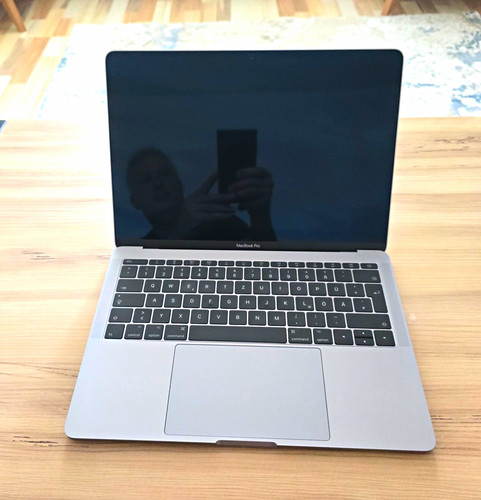 Apple macbook pro 2017 - apple,