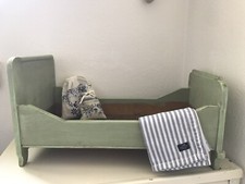 Altes großes Puppenbett Bett