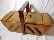 altes NÄHKÄSTCHEN DDR Sachsen, sehr viel Zubehör, Nadeln, Fäden, Garne in OVP