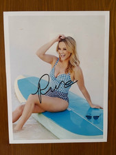 Reese Witherspoon handsigniertes Autogramm auf einem Großfoto (21,5 x 28 cm)