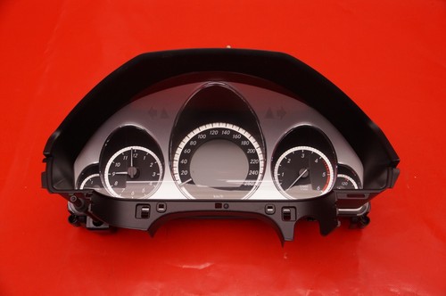 Mercedes w212 klasse - mercedes, tacho