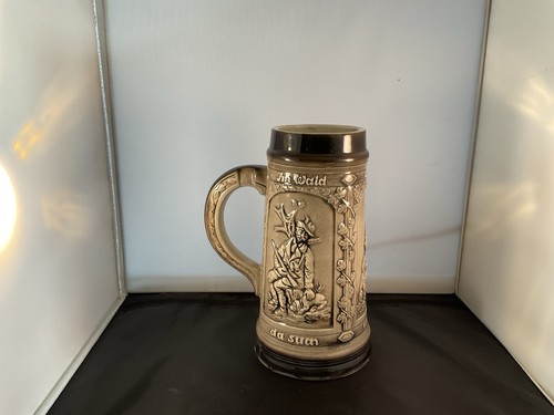 Ddr bierkrug im wald - bierkrug, und