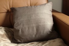 Kissenbezug aus Seide braun