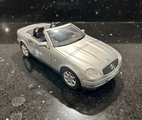 Maisto mercedes benz - maisto,