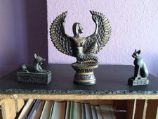 Göttin Isis (groß) mit