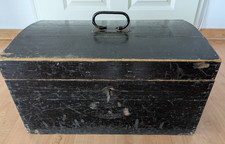 Alte Runddeckeltruhe