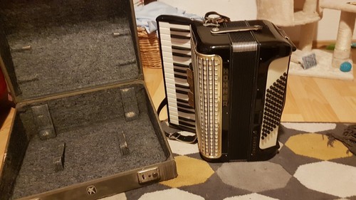  Dunkles hohner concerto iii