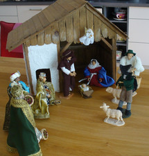 Bewegliche Krippenfiguren aus Holz -  handgenähte  Bekleidung, ca. 20Jahre alt