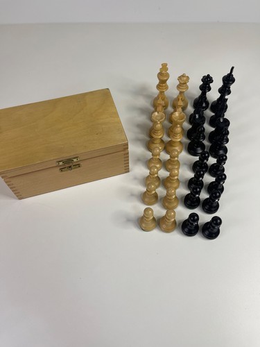 Schachfiguren aus holz - schachfiguren,