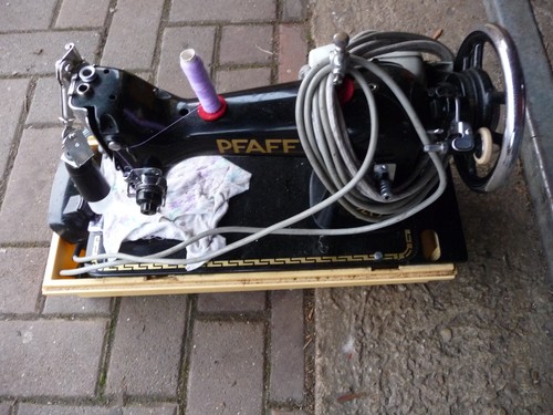 Pfaff nähmaschine mit fus - nÄhmaschine,