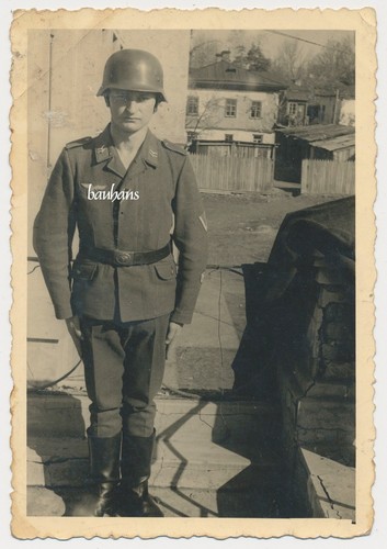 Foto soldat mit - foto, stahlhelm