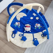 Kuscheliger Krabbeldecke mit Baby-Spielbogen Ø 1m