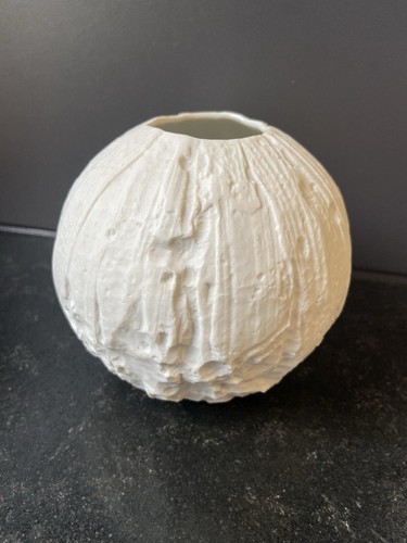 Hutschenreuther vase art - hutschenreuther,