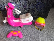 Baby Born Zapf Creation Roller Motorrad mit Helm ferngesteuert