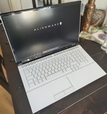 Alienware Area 51m R2  17,3" i7-10700 AMD RX 5700m 64GB 1,5 TB Top Zustand-OVP