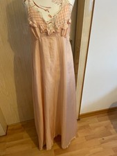 Neglige mit Spitzenbesatz