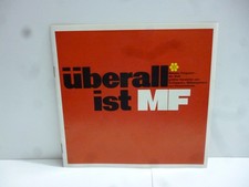 Orig. Schlepper Prospekt Massey Ferguson Überall ist MF Traktoren 12 Seiten
