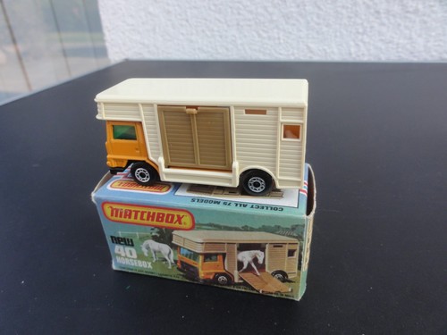 Matchbox superfast horse - horse, box