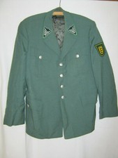  Alte grüne Uniformjacke