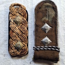 2 Alte org.Schulterklappe