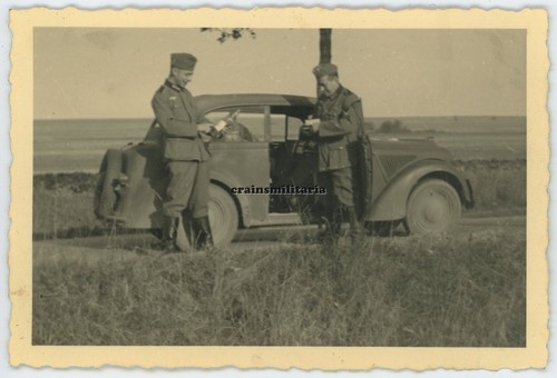 Orig foto sanitäter bei pkw - sanitäter,