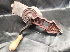 *Alter Harras Fleischwolf