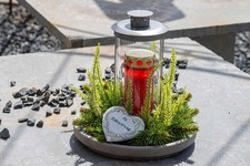 Grablaterne, Friedhofslaterne - Grablicht - Stablaterne , Grabdekoration