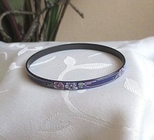 Michaela Frey Team..zierlicher Armreif/Armband..Emaille..Blüten..Rose/Lila Töne