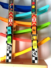 Autorennbahn aus Holz 5 Autos Kugelbahn Kinderspielzeug Geschenk Rückläu KIN1035