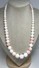 Engelshaut Koralle Kette