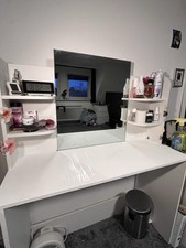 Schöner Großer Schminkt Tisch Mit Spiegel 