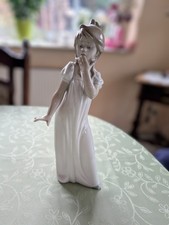 Porzellan Figur von NAO LLadro  Spanien, Bezauberndes Mädchen