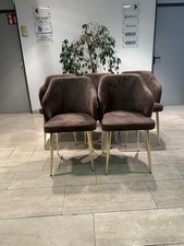 Moderner Wohnzimmerstuhl Braun