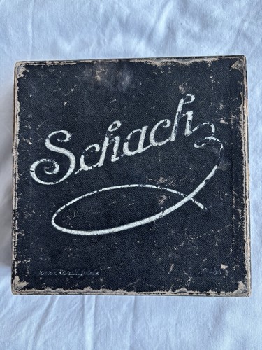 Altes schachspiel aus pappe - altes,