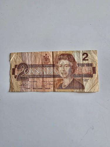 Bank canada two dollars - two,