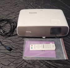 Benq w2700 4K Beamer mit Deckenhalterung 370 Std. Betriebszeit