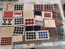 Knöpfe / Schnallen  auf