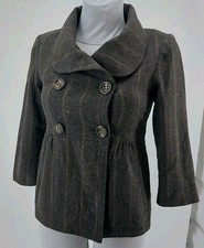 Mantel Illusion Woman