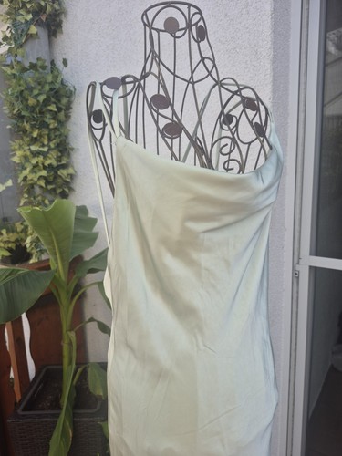 Luftiges abendkleid mit tiefem - abendkleid,