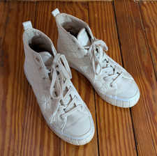 High-Top Sneakers - Graceland