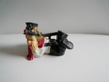 ~ Kleine Figur  liegender Schornsteinfeger  ~