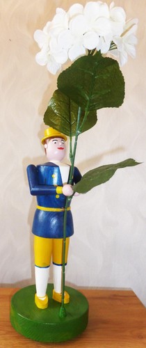 Holzfigur gedrechselt mit