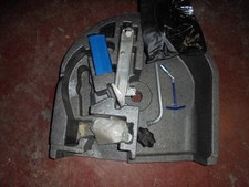 Bordwerkzeug Wagenheber Kompressor Pannenset 8D0012615 B Audi A4 B5 Kombi