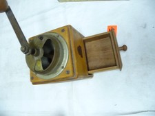 8005.     Alte  Kaffeemühle
