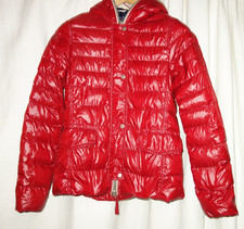DUVETICA Rote Daunenjacke figurnaher Schnitt ital. Gr. 42 D 36/38 mit Kapuze