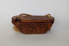 Antike geschnitzte Salzbox aus