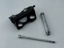 Suzuki GSXR750 K7 Kraftstofftank Tank Halter Bracket (4) 07' 